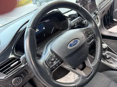 Ford Fiesta 1.0 SCTi Titanium — Citadine dynamique, entretien assuré et équipée — Thumbnail 27