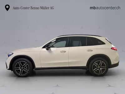 Mercedes-Benz GLC 220 d AMG Line 4Matic — SUV diesel hybride performant et économe — rear view