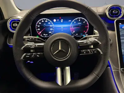Mercedes-Benz GLC 220 d AMG Line 4Matic — SUV diesel hybride performant et économe — Thumbnail 13
