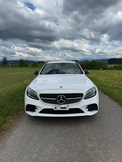 Mercedes-Benz C 200 Swiss Star AMG Line — Berline élégante 4Matic, 81 000 km seulement — exterior view