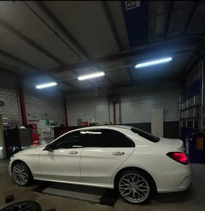 Mercedes-Benz C 200 Swiss Star AMG Line — Berline élégante 4Matic, 81 000 km seulement — Thumbnail 17