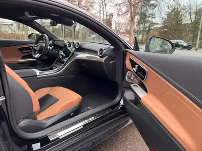 Mercedes-Benz CLE 53 AMG Coupé 4Matic+ — Performance hybride et élégance intemporelle — Miniatura 7