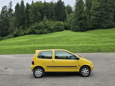 Renault Twingo 1.2 1995 — L'icône jaune des années 90, état exceptionnel — interni