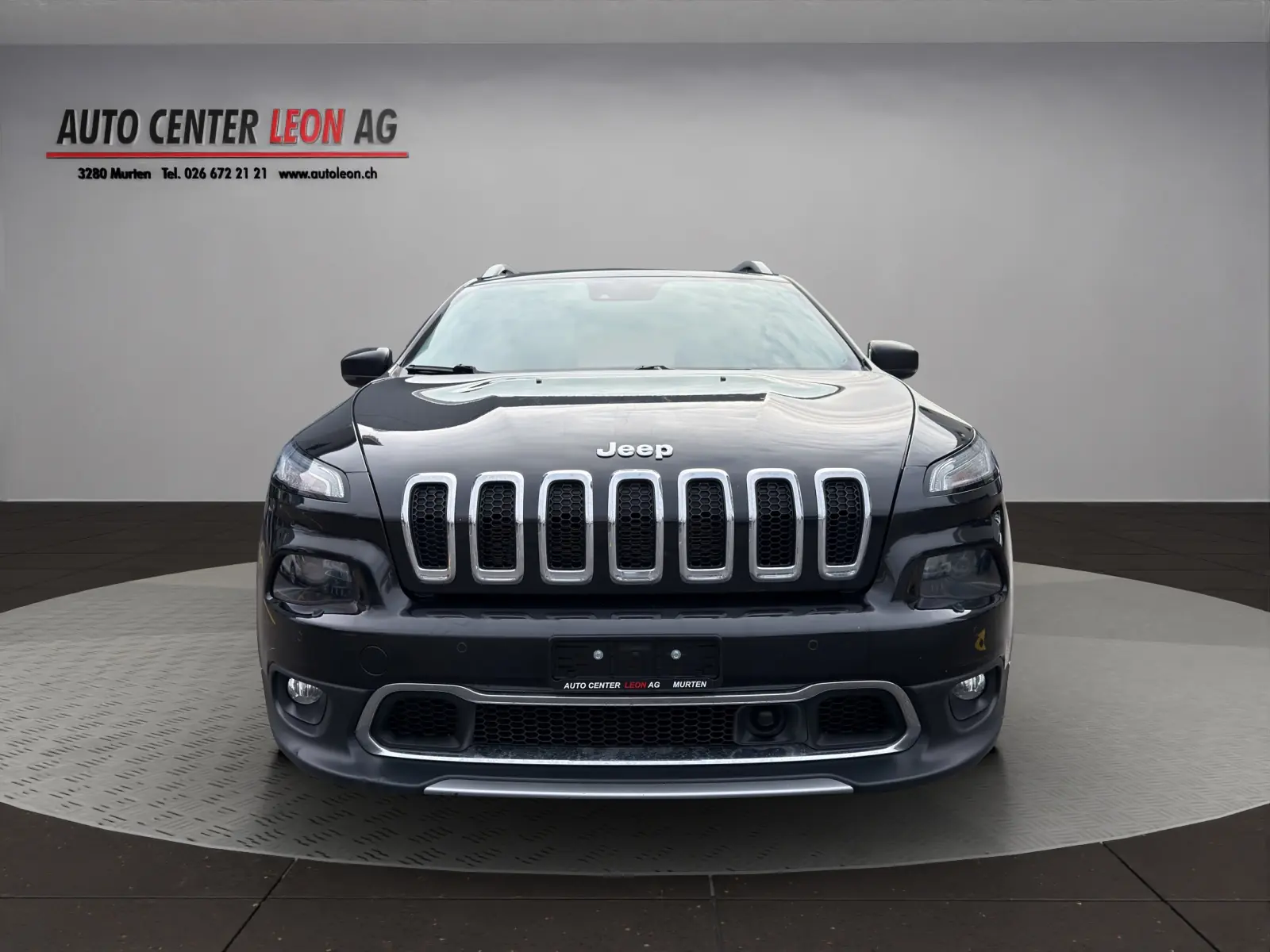 Jeep Cherokee 3.2 Limited AWD — SUV robuste, traction intégrale, toiture panoramique