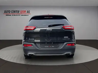 Jeep Cherokee 3.2 Limited AWD — SUV robuste, traction intégrale, toiture panoramique — dashboard