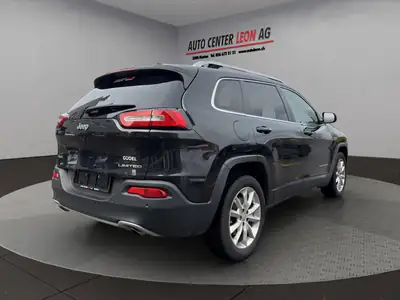 Jeep Cherokee 3.2 Limited AWD — SUV robuste, traction intégrale, toiture panoramique — detail