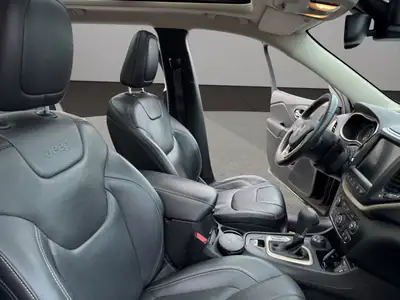 Jeep Cherokee 3.2 Limited AWD — SUV robuste, traction intégrale, toiture panoramique — Thumbnail 10