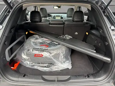 Jeep Cherokee 3.2 Limited AWD — SUV robuste, traction intégrale, toiture panoramique — Thumbnail 13