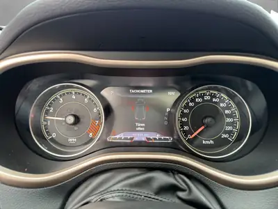 Jeep Cherokee 3.2 Limited AWD — SUV robuste, traction intégrale, toiture panoramique — Thumbnail 20