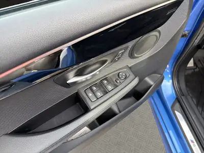 BMW 220 Active Tourer xDrive M Sport — Diesel automatique, design affirmé et équipements premium — Miniature 13