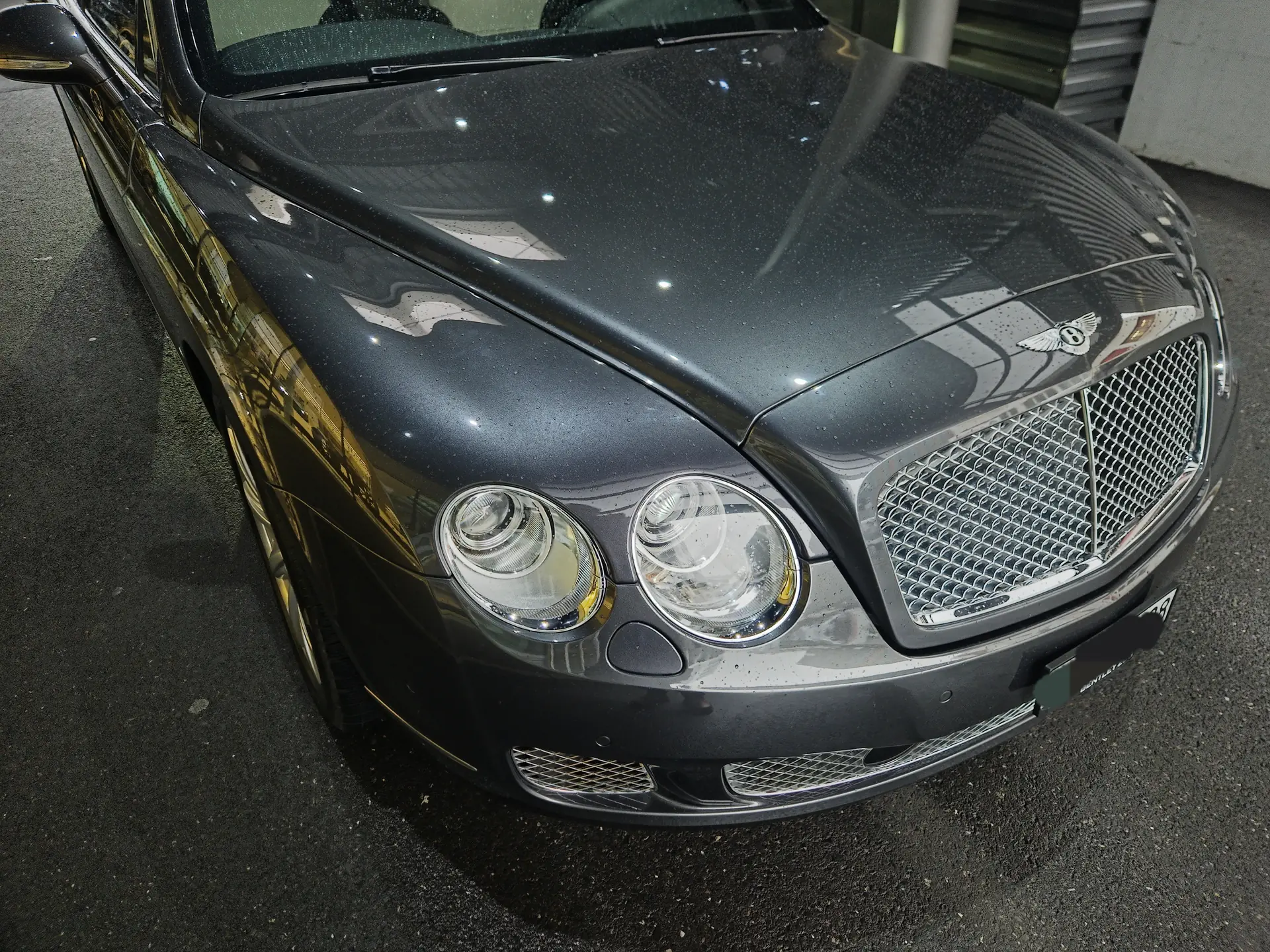 Bentley Continental Flying Spur 6.0 — Berline de luxe anglaise, 560 ch, entretien Bentley — vue extérieure