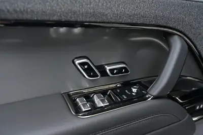 Range Rover Sport D300 MHEV — SUV premium diesel hybride, 48 500 km seulement — Thumbnail 20