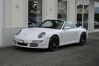 Porsche 911 Cabrio Carrera S — Roadster légendaire, 355 ch et toile électrique — exterior view