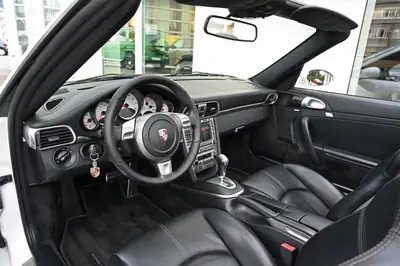 Porsche 911 Cabrio Carrera S — Roadster légendaire, 355 ch et toile électrique — Thumbnail 12