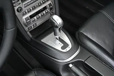 Porsche 911 Cabrio Carrera S — Roadster légendaire, 355 ch et toile électrique — Thumbnail 17