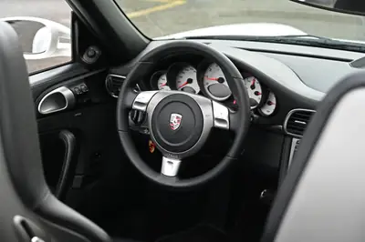 Porsche 911 Cabrio Carrera S — Roadster légendaire, 355 ch et toile électrique — Thumbnail 16