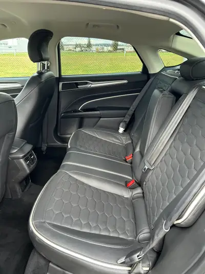 Ford Mondeo 2.0 HEV Vignale — Berline hybride élégante, 151'000 km — Thumbnail 8