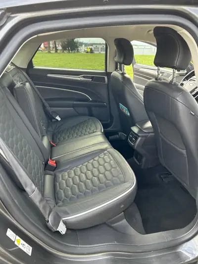 Ford Mondeo 2.0 HEV Vignale — Berline hybride élégante, 151'000 km — Thumbnail 9