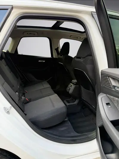 BMW 223 Active Tourer xDrive — Monospace premium diesel, faible kilométrage — Thumbnail 12