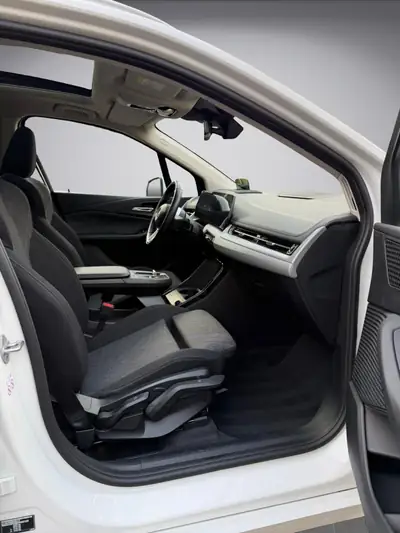 BMW 223 Active Tourer xDrive — Monospace premium diesel, faible kilométrage — Thumbnail 13