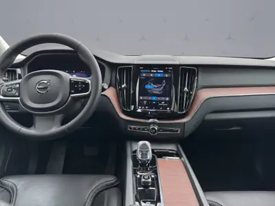 Volvo XC60 2.0 B4 MH Ultimate Dark AWD — SUV hybride diesel, 42'000 km seulement — Miniatur 13