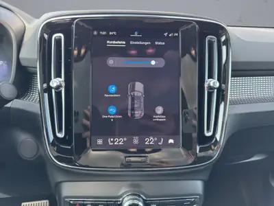 Volvo EC40 Twin Performance Black Edition AWD — Électrique puissant, ultra-faible kilométrage — Miniature 15