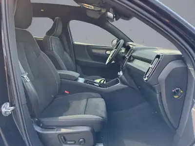 Volvo EC40 Twin Performance Black Edition AWD — Électrique puissant, ultra-faible kilométrage — Miniature 17