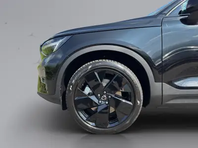 Volvo EC40 Twin Performance Black Edition AWD — Électrique puissant, ultra-faible kilométrage — Miniature 20