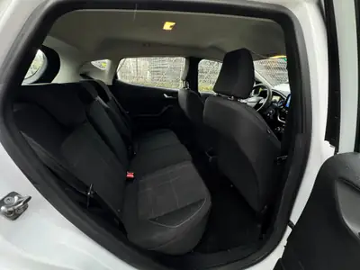 Ford Fiesta 1.0 SCTi Cool & Connect — Citadine fiable, faible consommation et garantie 2 ans — Miniatura 9