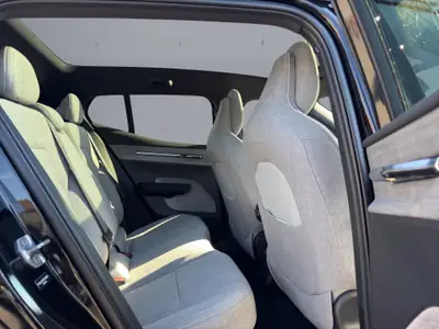 Volvo EX30 E60 Ultra — SUV électrique performant, 8000 km seulement — Miniature 18