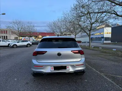 VW Golf 1.5 eTSI mHEV R-Line — Hybride léger, 26 500 km, équipement premium — fianco
