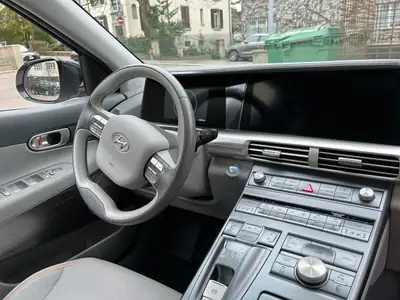 Hyundai Nexo — Berline hydrogène zéro émission, 80'000 km seulement — vista posteriore