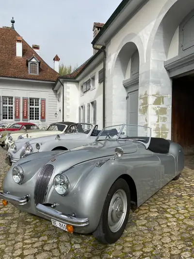 Jaguar XK120 OTS — Légende anglaise cabriolet, rare livraison Suisse 1951 — Miniature 11