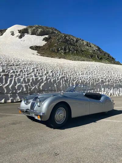 Jaguar XK120 OTS — Légende anglaise cabriolet, rare livraison Suisse 1951 — Miniature 10