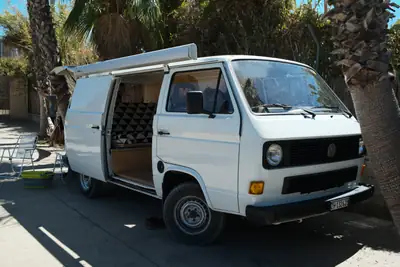 VW T3 2.1 — Monospace culte des années 90, essence fiable et spacieux — Außenansicht