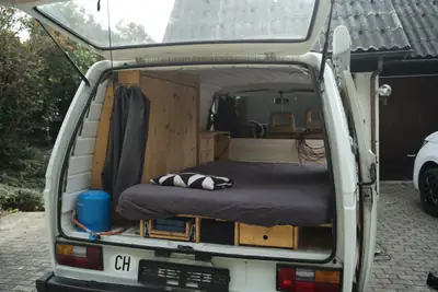VW T3 2.1 — Monospace culte des années 90, essence fiable et spacieux — Heckansicht