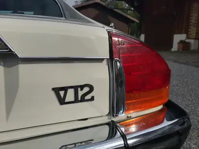 Jaguar XJ-S V12 1990 — Coupé sportif légendaire, contrôle technique valide jusqu'en 2032 — Miniatura 7