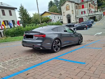 Audi A5 Sportback 45 TFSI — Élégance sportive et dynamique quattro — cruscotto