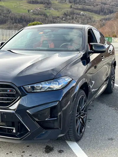 BMW X6M Steptronic M Competition — 626 ch, design noir métallisé, 25 000 km — vue extérieure