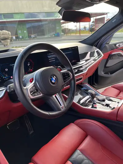 BMW X6M Steptronic M Competition — 626 ch, design noir métallisé, 25 000 km — tableau de bord