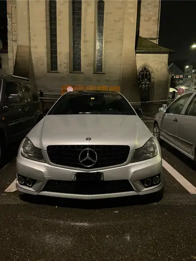 Mercedes-Benz C 250 Coupé Sport — Élégance sportive et dynamique affirmée — detail
