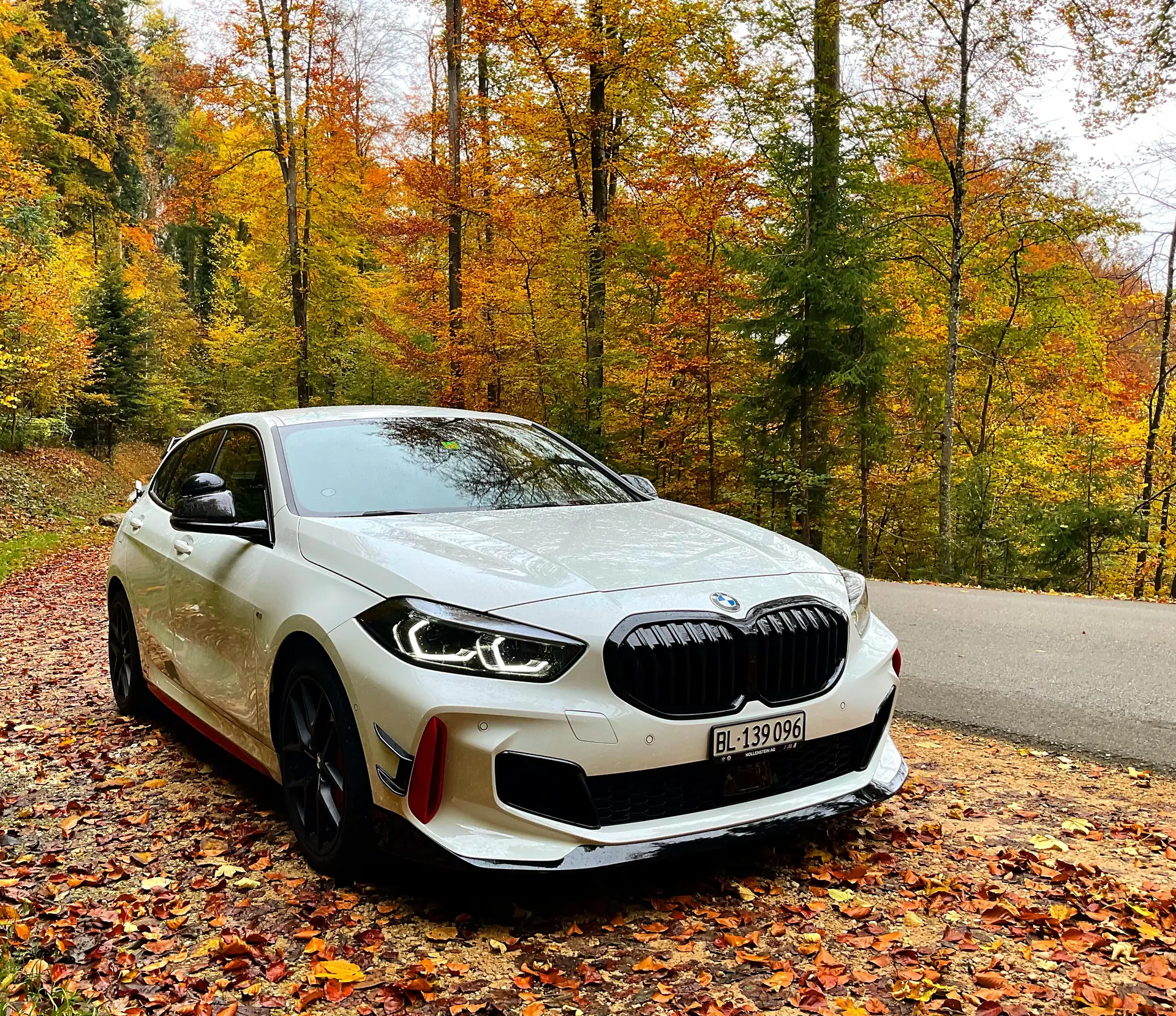 BMW 128ti Steptronic — Berline sportive compacte, 265 ch et boîte auto — vue extérieure