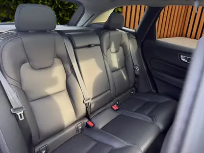 Volvo XC60 2.0 T8 TE Ultimate Dark — Hybride rechargeable premium, 20'000 km seulement — Miniatur 17