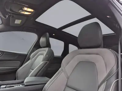 Volvo XC60 2.0 T8 TE Plus Dark eAWD — SUV hybride rechargeable, 26'000 km seulement — Miniature 12