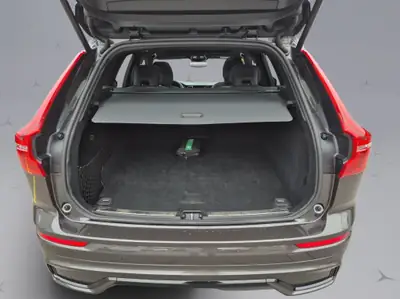 Volvo XC60 2.0 T8 TE Plus Dark eAWD — SUV hybride rechargeable, 26'000 km seulement — Miniature 18