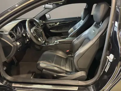Mercedes-Benz C 63 AMG Coupé Edition 507 — Coupé sportif légendaire, 507 ch purs — Miniatura 9