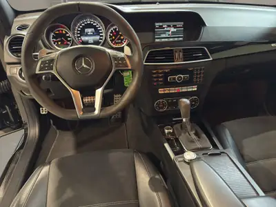 Mercedes-Benz C 63 AMG Coupé Edition 507 — Coupé sportif légendaire, 507 ch purs — Miniatura 13