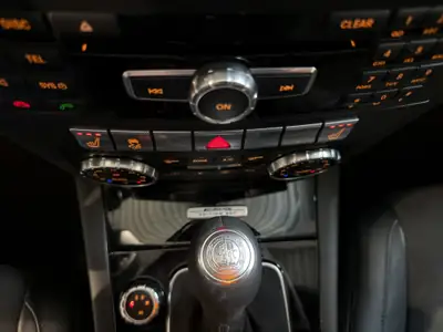 Mercedes-Benz C 63 AMG Coupé Edition 507 — Coupé sportif légendaire, 507 ch purs — Miniatura 14