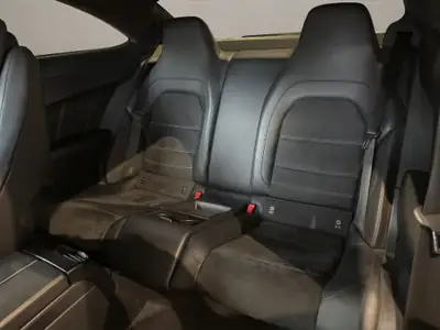 Mercedes-Benz C 63 AMG Coupé Edition 507 — Coupé sportif légendaire, 507 ch purs — Miniatura 17