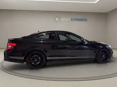 Mercedes-Benz C 63 AMG Coupé Edition 507 — Coupé sportif légendaire, 507 ch purs — Miniatura 20